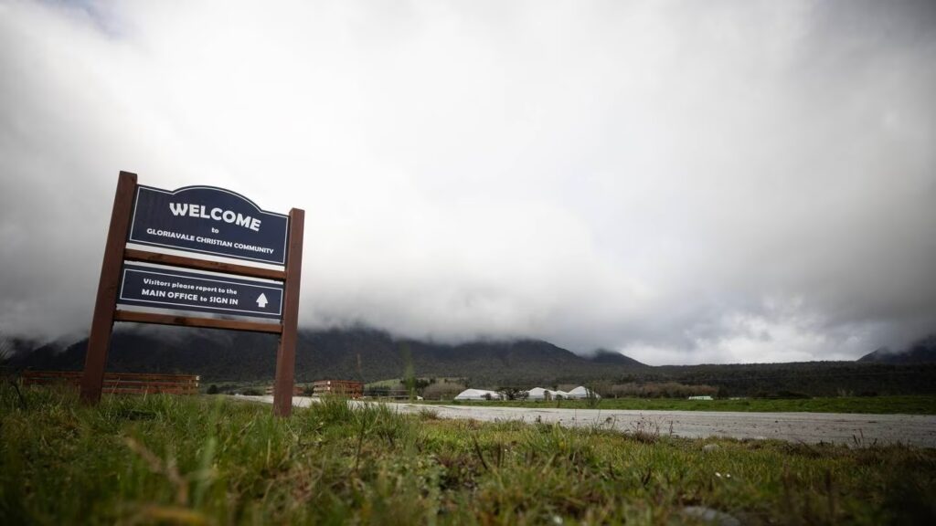 Ministry grants Gloriavale school seven more days to justify staying open
