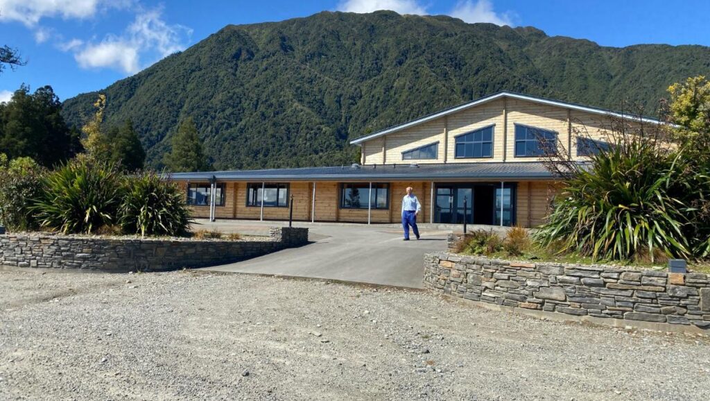 Gloriavale school slammed by Education Review Office
