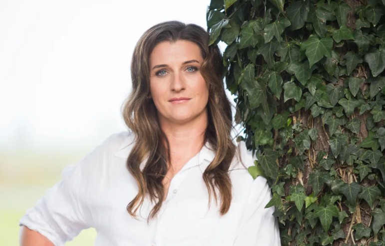 Rosanna Overcomer: Beyond the Gates of Gloriavale